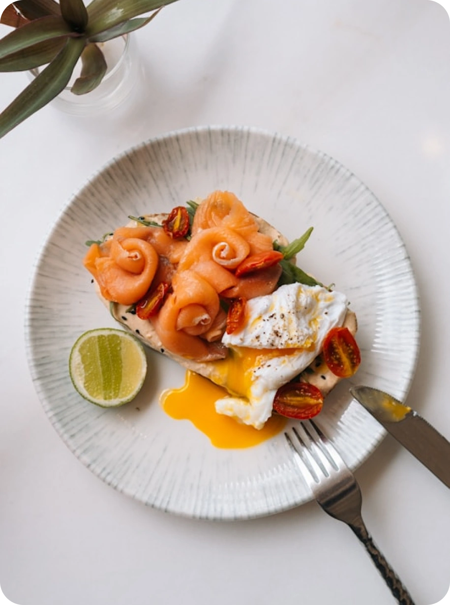 Plato gourmet en menú digital